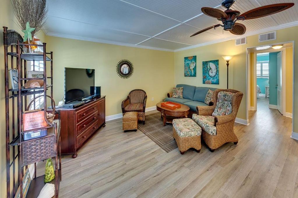 בראדנטון ביץ' Beach Getaway Pool Condo Between The Island Marina And Beach מראה חיצוני תמונה