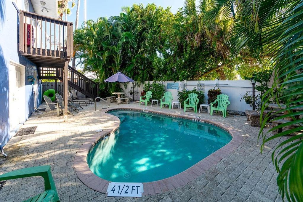בראדנטון ביץ' Beach Getaway Pool Condo Between The Island Marina And Beach מראה חיצוני תמונה