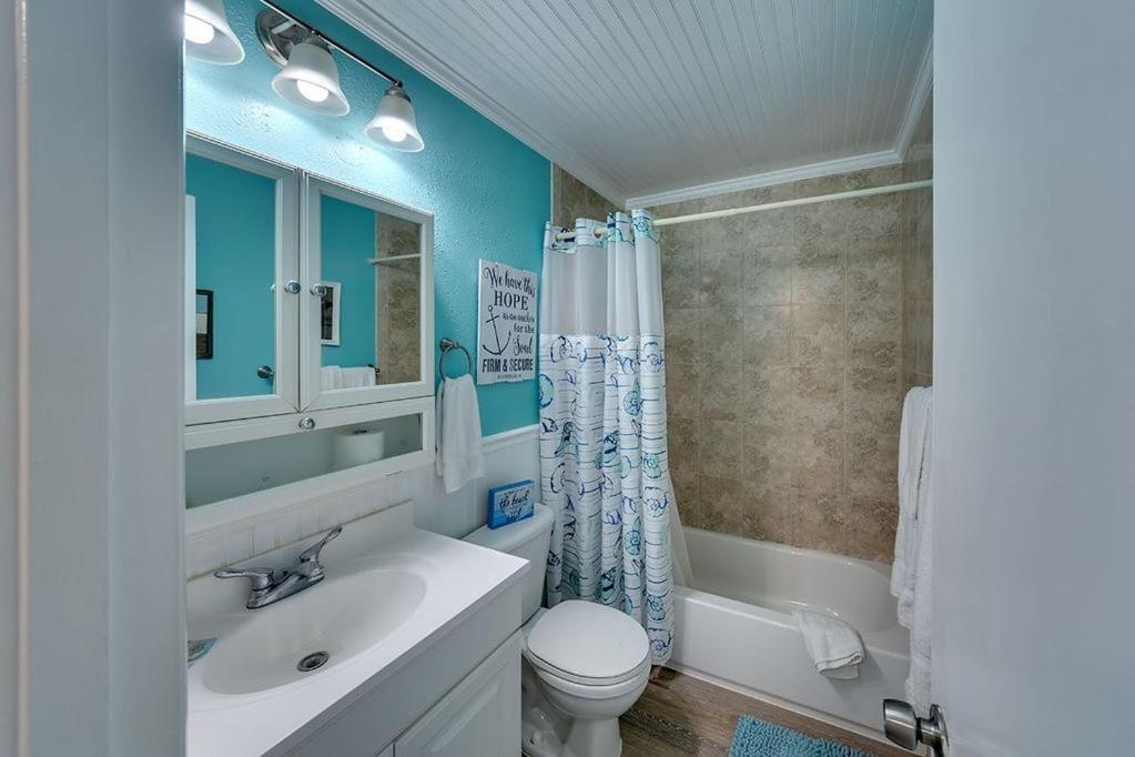 בראדנטון ביץ' Beach Getaway Pool Condo Between The Island Marina And Beach מראה חיצוני תמונה