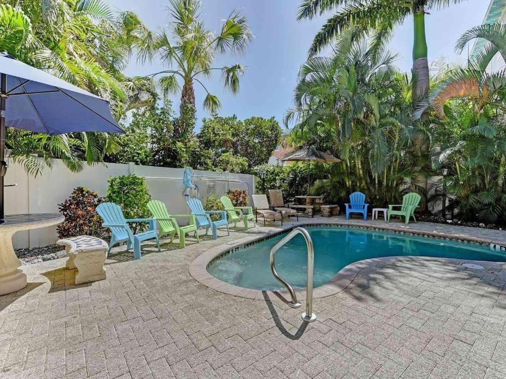 בראדנטון ביץ' Beach Getaway Pool Condo Between The Island Marina And Beach מראה חיצוני תמונה